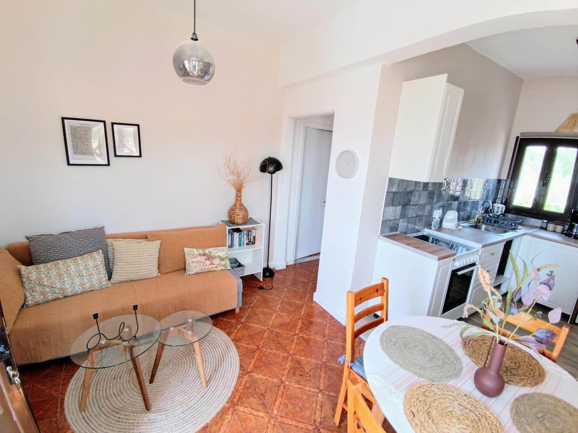 Ayerina First Floor Apartment Аріллас Екстер'єр фото